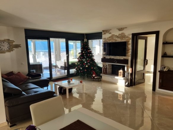 Apartment in Minusio, Ticino, Switzerland