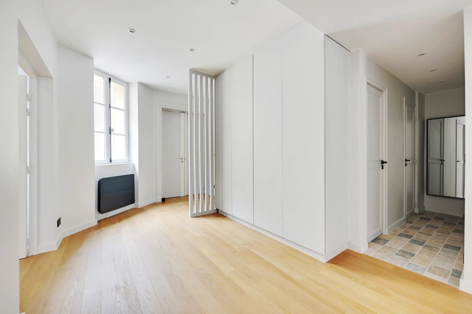 Apartment in Paris, Île