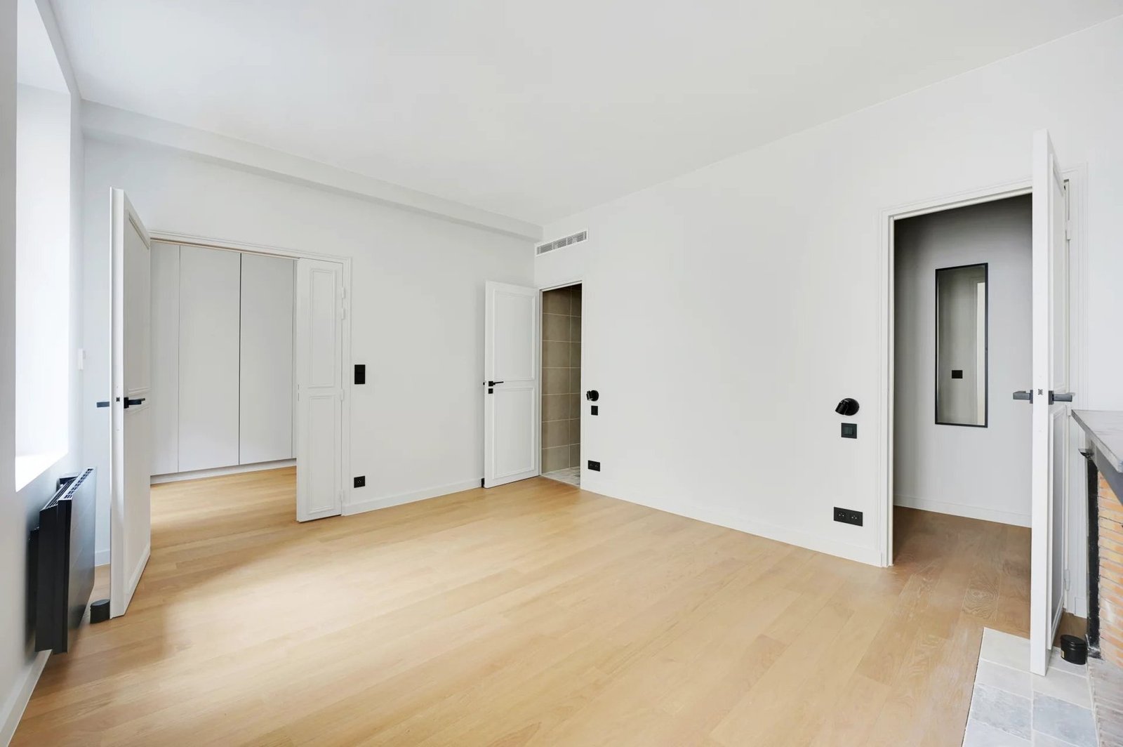 Apartment in Paris, Île