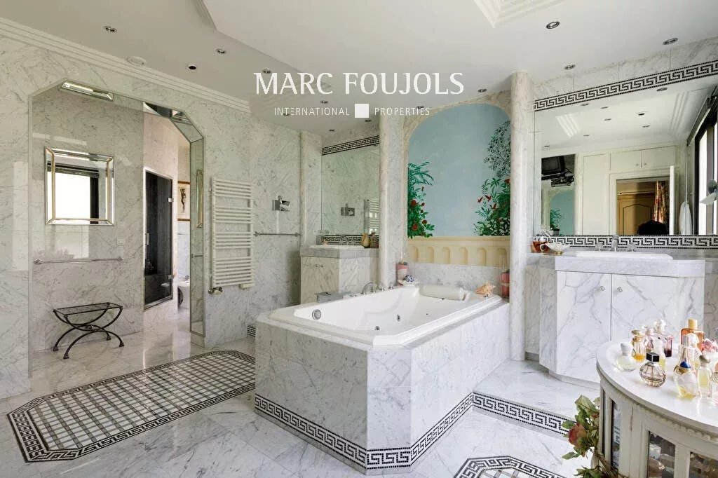 Apartment in Paris, Île-de-France, France