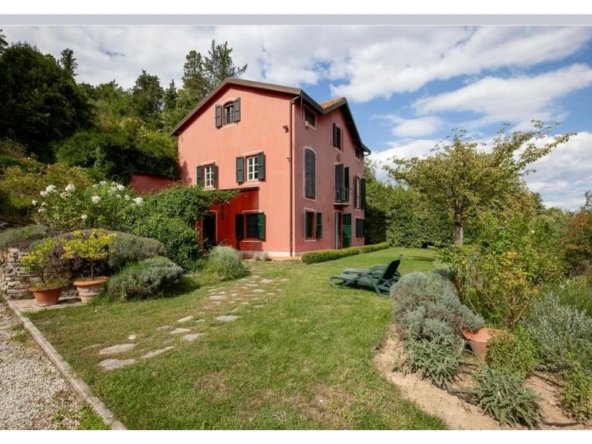Country House in Lucca, Tuscany, Italy