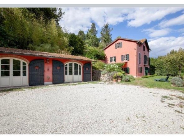 Country House in Lucca, Tuscany, Italy