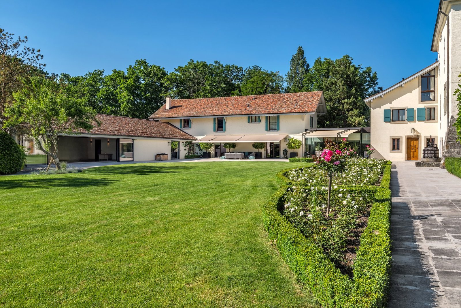 Estate in Choulex, Genève, Switzerland