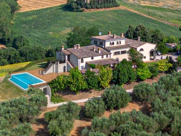 Estate in Rancolfo, Umbria, Italy