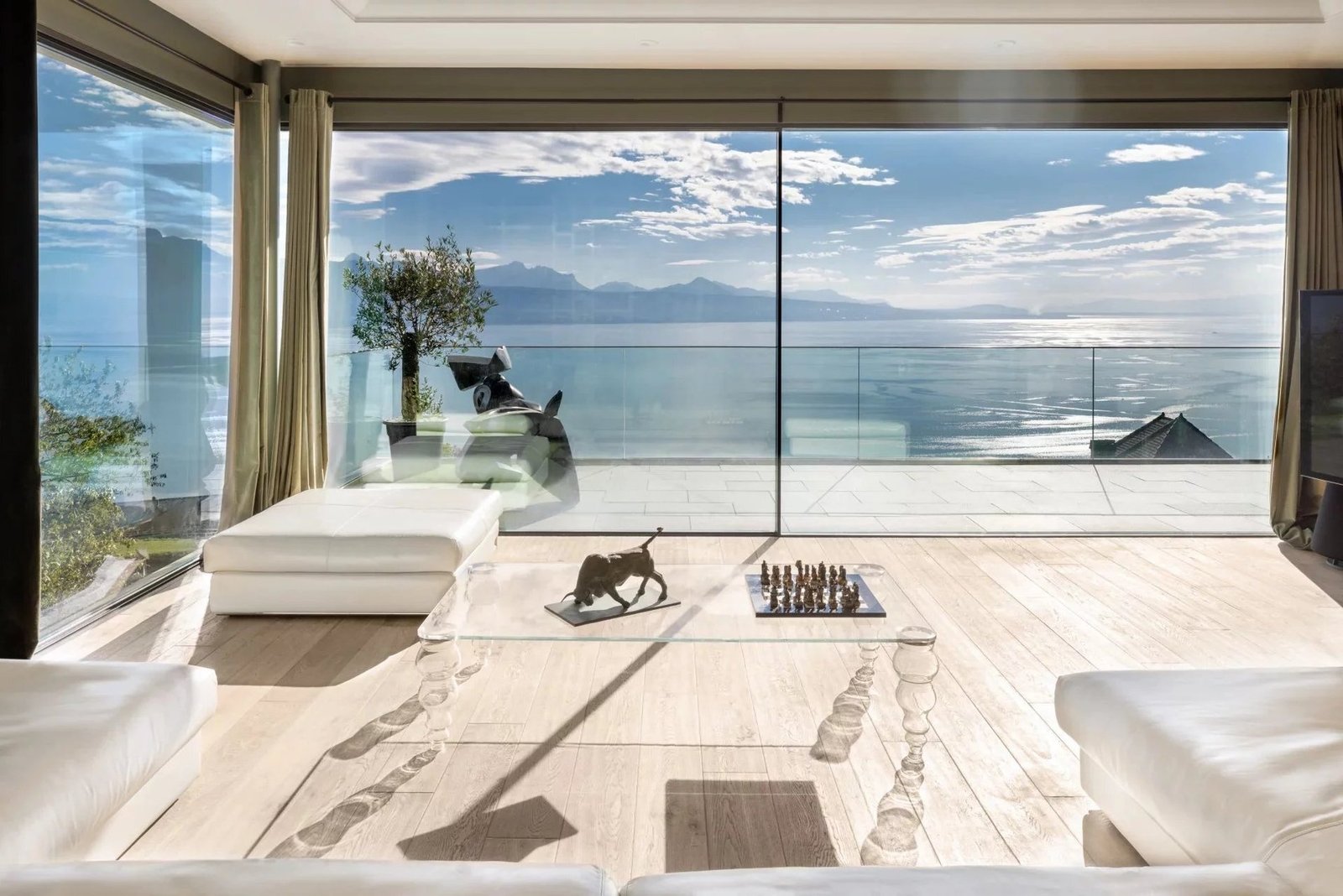 House in Bourg-en-Lavaux, Vaud, Switzerland