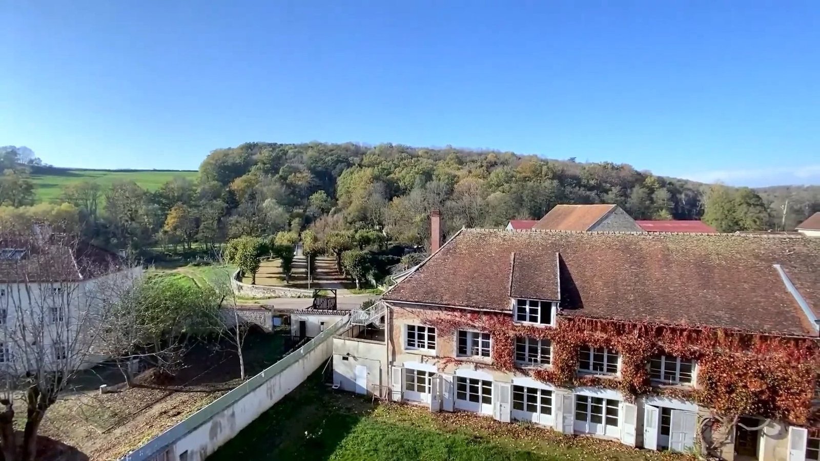 House in L'Isle