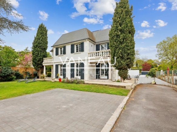 House in Maisons-Laffitte, Île-de-France, France