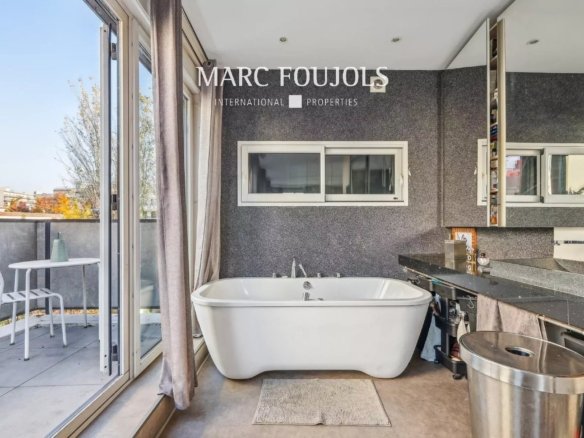 House in Paris, Île-de-France, France