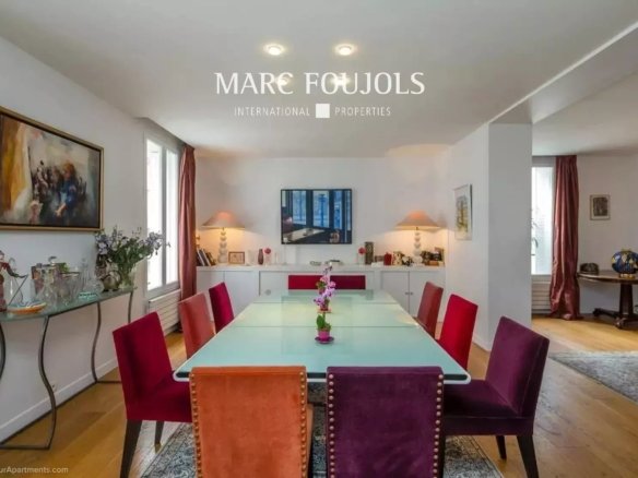 House in Paris, Île-de-France, France