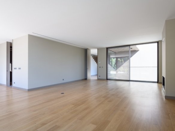 Villa in Almada, Setubal, Portugal