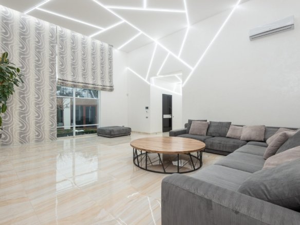 Villa in Antibes, Provence-Alpes-Côte d'Azur, France