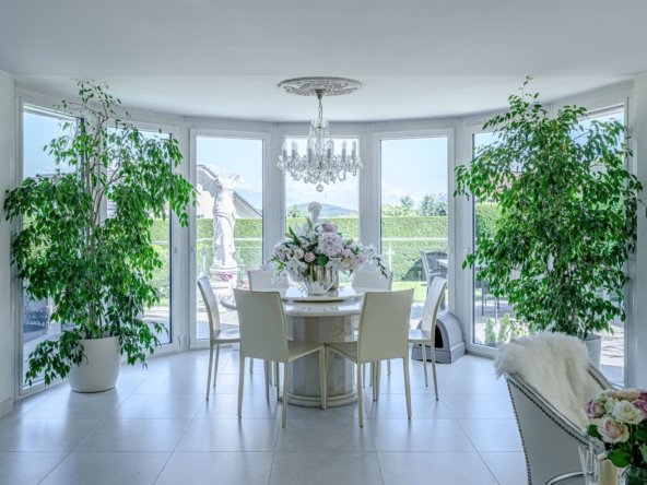 Villa in Épalinges, Vaud, Switzerland