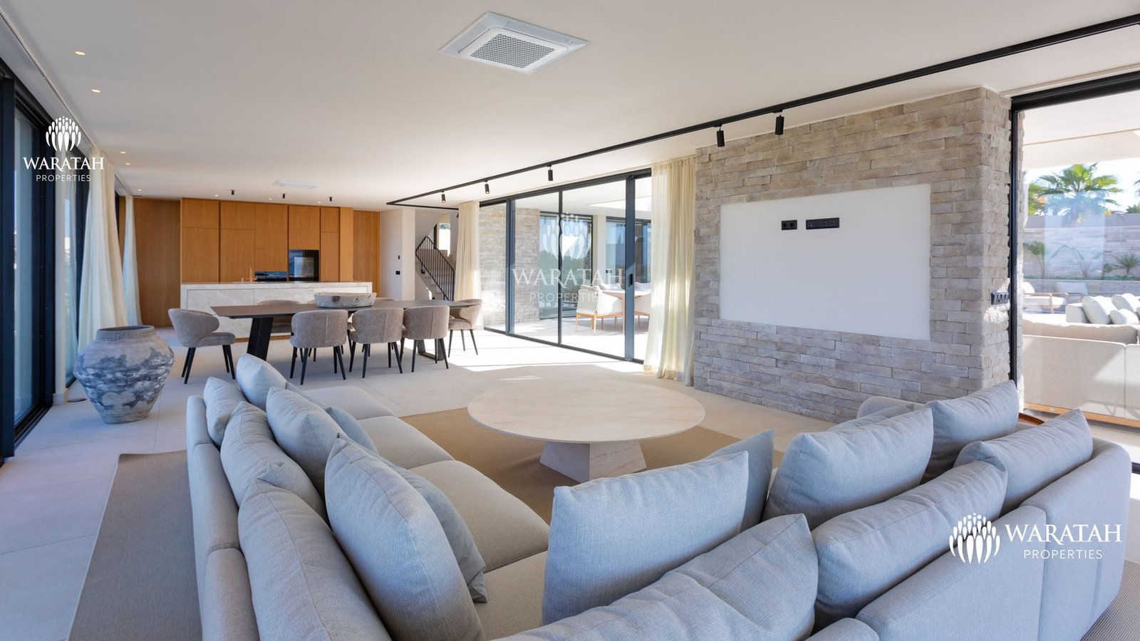 Villa in Ferragudo, Faro District, Portugal