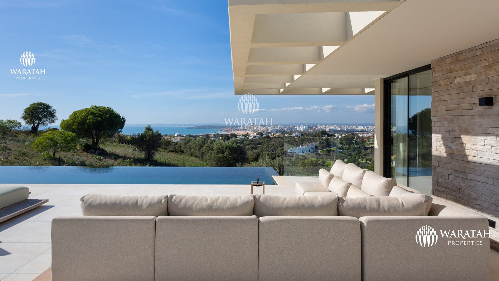 Villa in Ferragudo, Faro District, Portugal