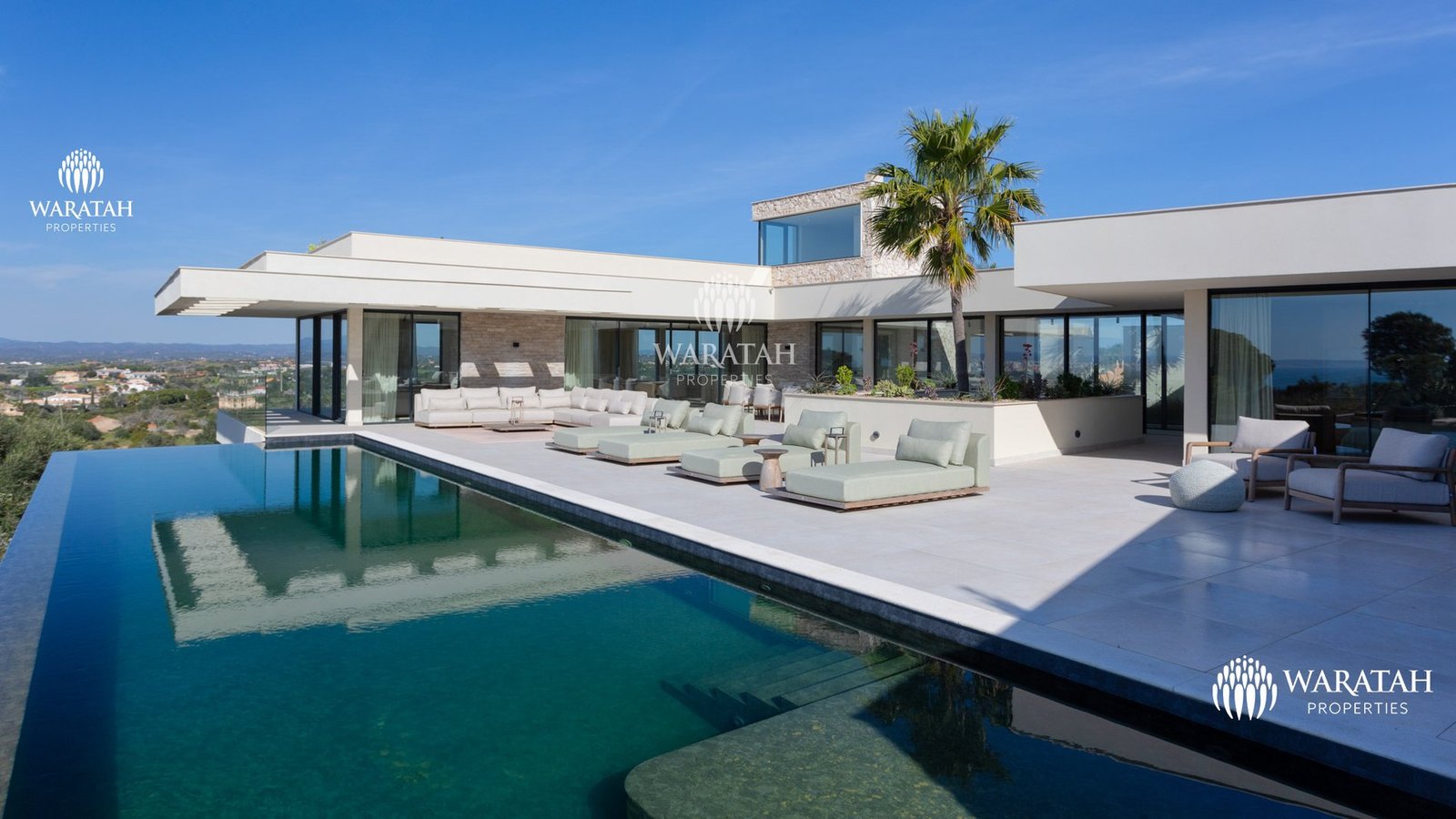 Villa in Ferragudo, Faro District, Portugal