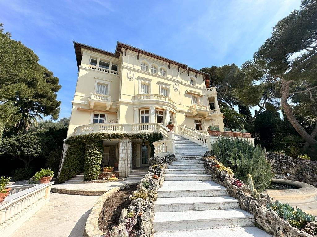 Villa in Roquebrune-sur-Argens, Provence-Alpes-Côte d'Azur, France