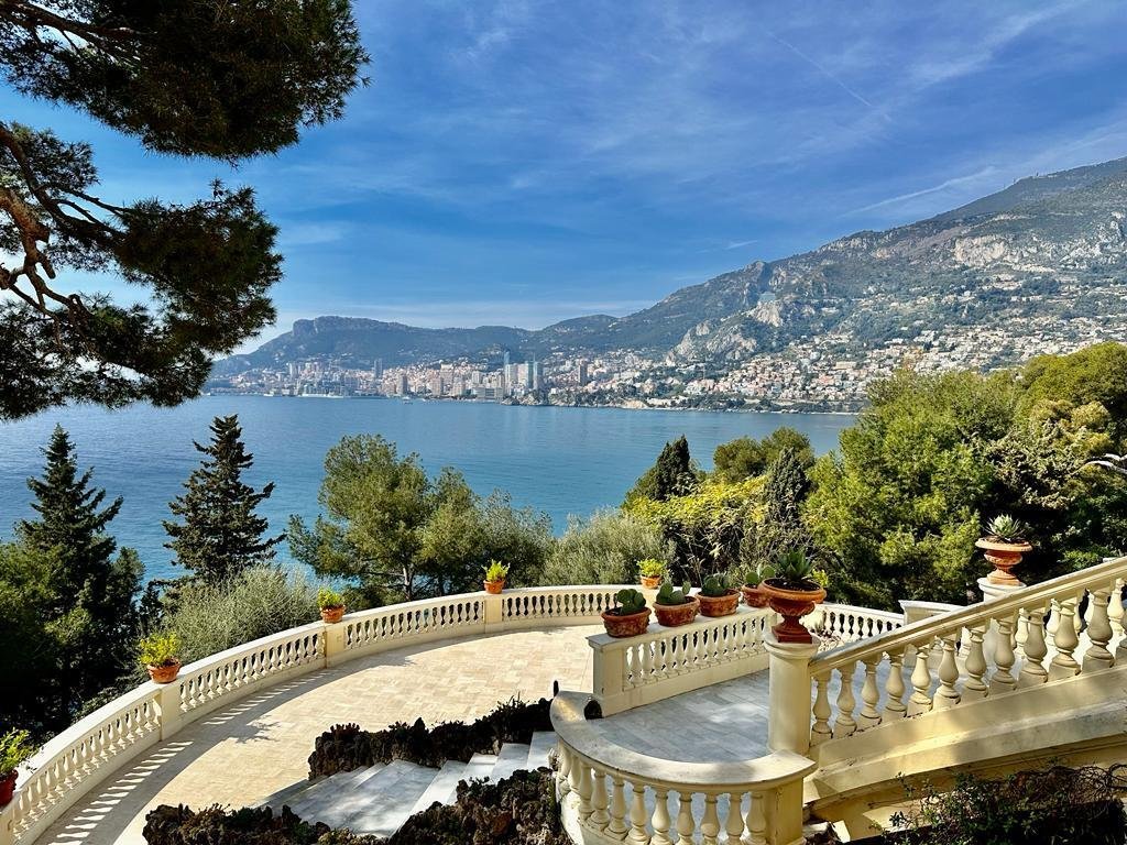 Villa in Roquebrune-sur-Argens, Provence-Alpes-Côte d'Azur, France
