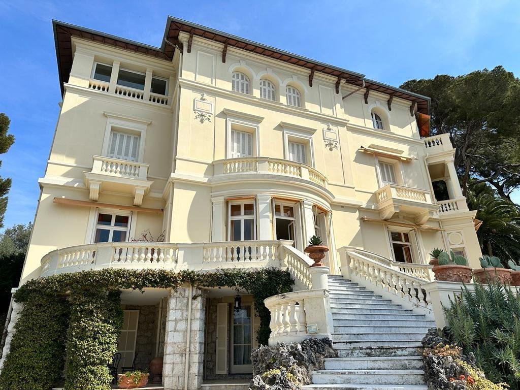 Villa in Roquebrune-sur-Argens, Provence-Alpes-Côte d'Azur, France