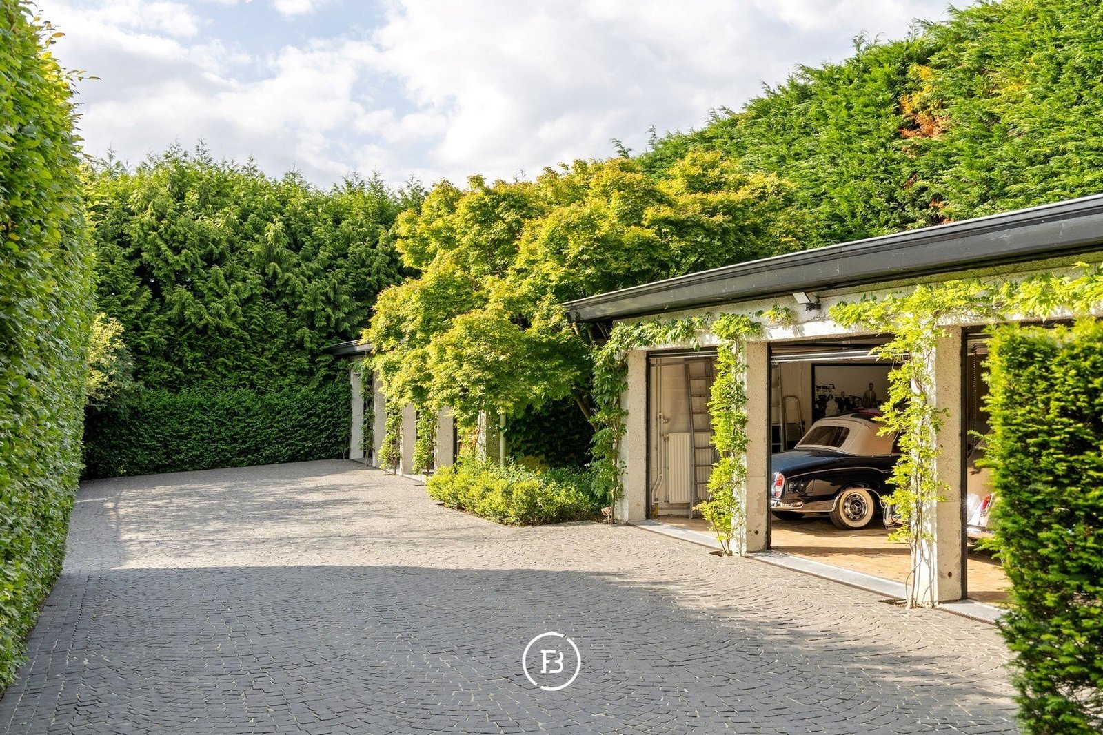 Villa in Sint-Genesius-Rode, Flanders, Belgium