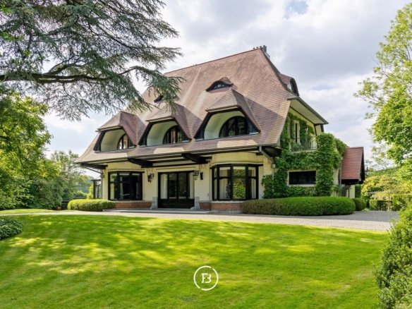 Villa in Sint-Genesius-Rode, Flanders, Belgium