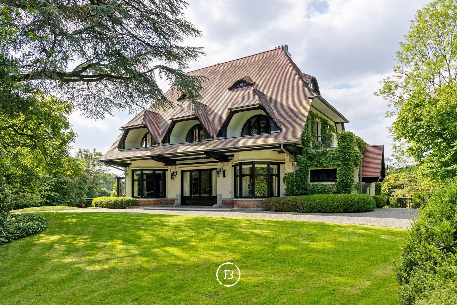 Villa in Sint-Genesius-Rode, Flanders, Belgium