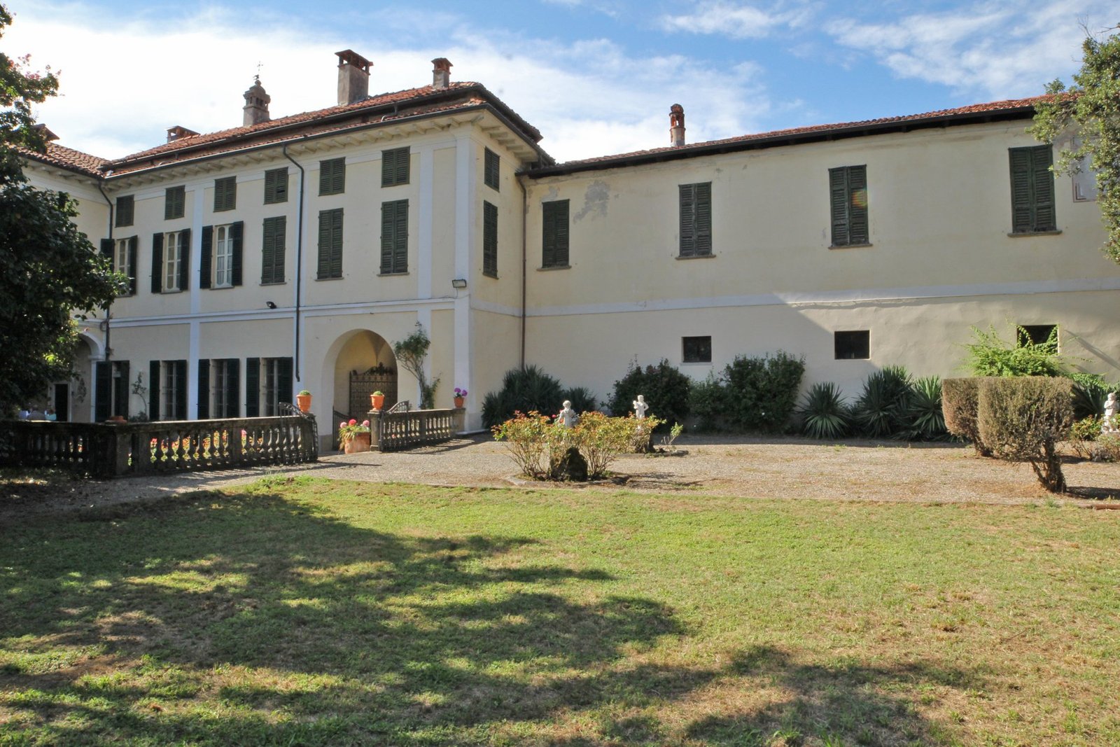 Villa in Sizzano, Piedmont, Italy
